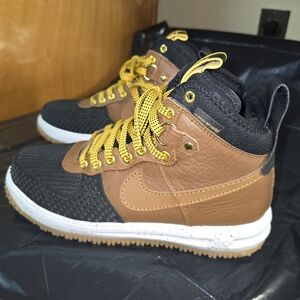Mens Nike Lunar Force 1 sneakers.